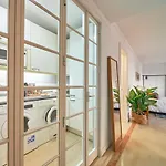 Appartement Modern With Swiming Pool & Garage -