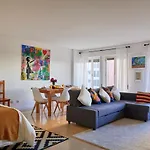 Appartement Modern With Swiming Pool & Garage -