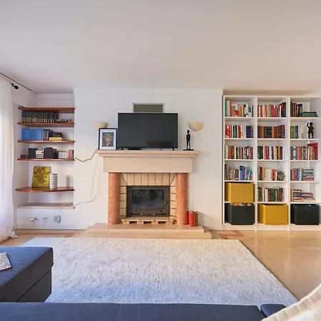 Apartment Modern With Swiming Pool & Garage -
