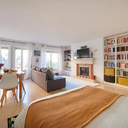 Modern With Swiming Pool & Garage - Apartment