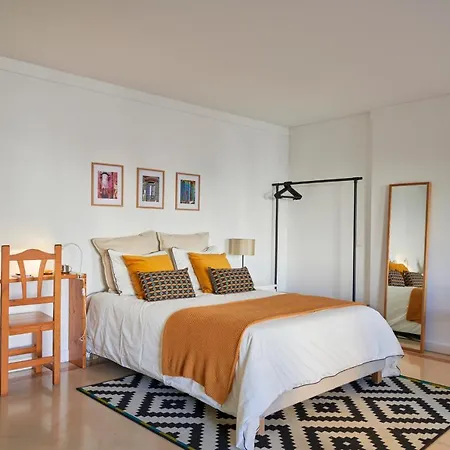 Modern With Swiming Pool & Garage - *