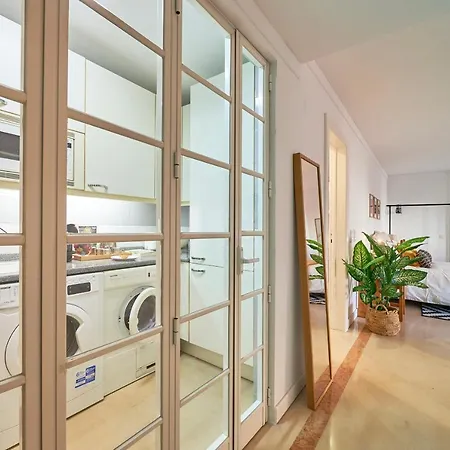 Appartement Modern With Swiming Pool & Garage -