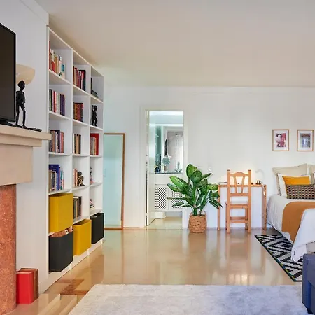 Appartement Modern With Swiming Pool & Garage - *